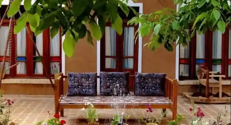 اقامتگاه بومگردی نی چشمه