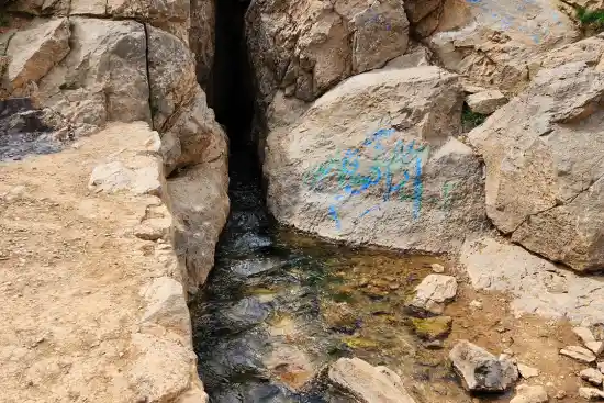 چشمه کوه سده
