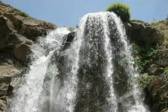 آبشار برقیط