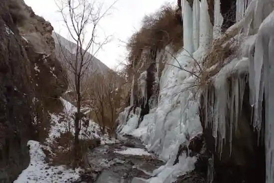 آبشار آوستا