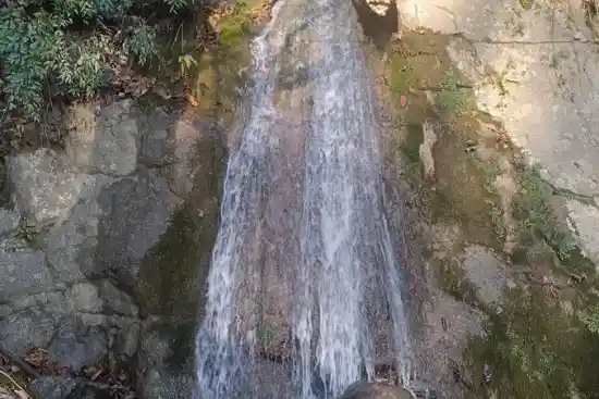 آبشار سرخ دره وطن