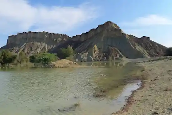 سد شیرآهن شهر