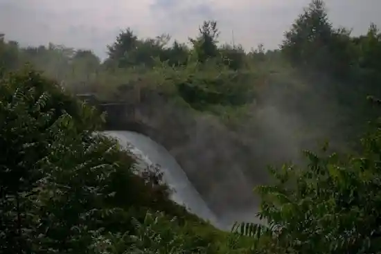 آبشار دیسام پاشاکی