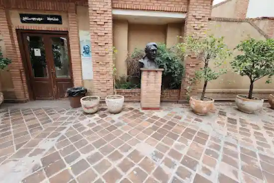 موزه عزت الله انتظامی