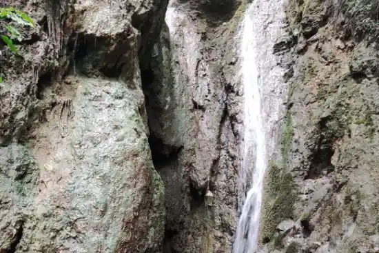 آبشار روستای آشیر