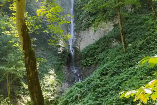 آبشار بام نسام