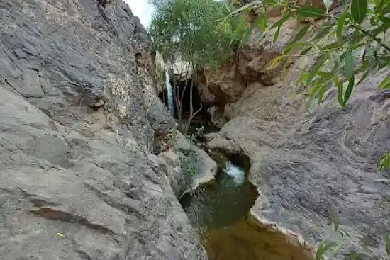 آبشار آب دام دام