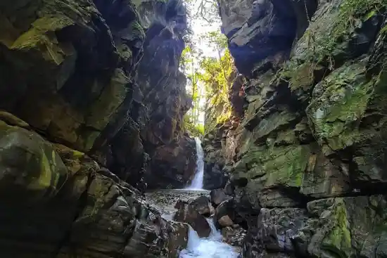 آبشار وازگاه