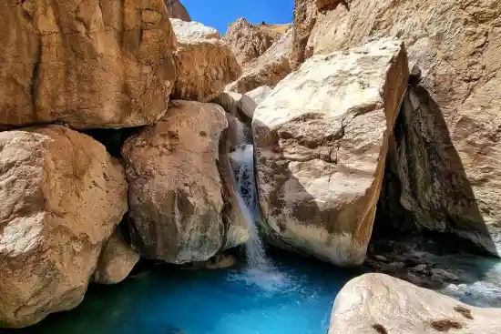 آبشار تنگه زمان