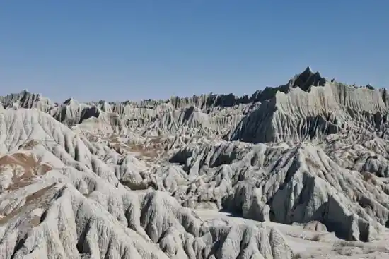 کوههای مریخی بندر بریس