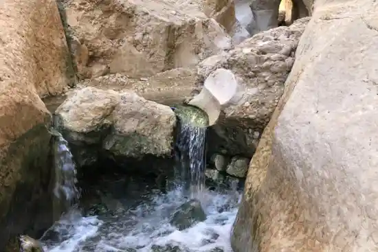 چشمه آب معدنی سورو-1