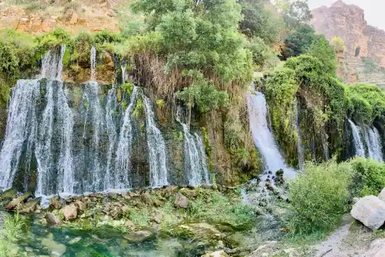 آبشار تنگ آباده