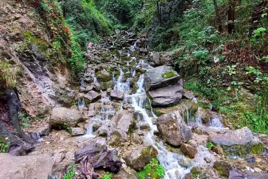 آبشار آب پری