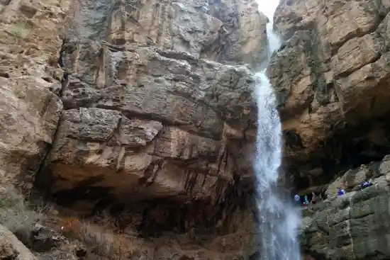 آبشار دره گاهان